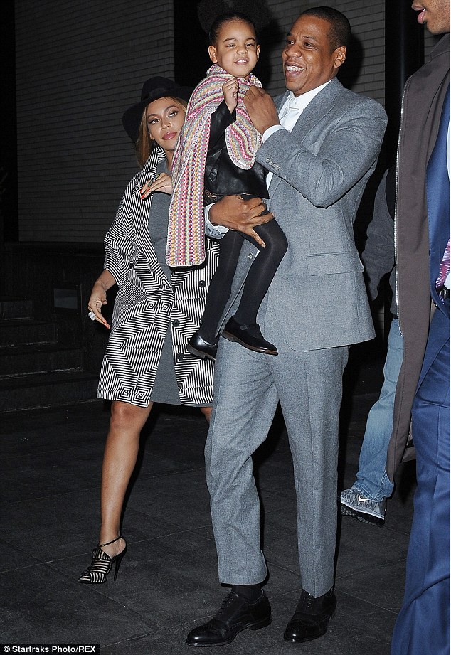 blue-ivy-annie-movie-night-jayz-beyonce4